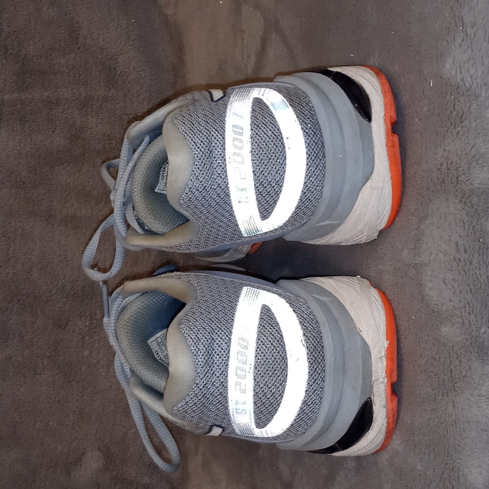 1215 Asics GT-2000 7 Dynamic Duomax Sneakers - Picture 4 of 12